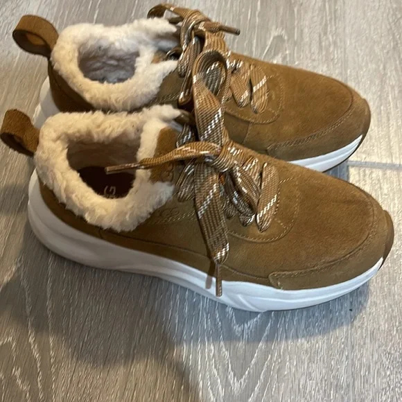 UGG LA Glide Heritage Sneakers Size 5 - Picture 4 of 7